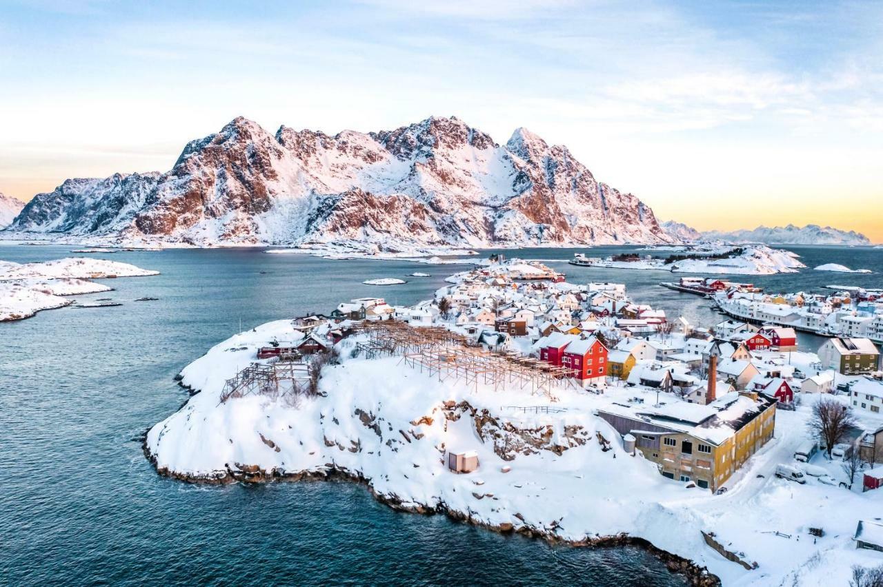 Trevarefabrikken Henningsvaer Exterior photo